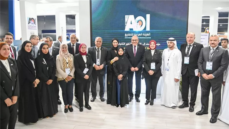 مجموعة توازن للصناعات الدفاعية الإماراتية تتفقد جناح الهيئة العربية للتصنيع