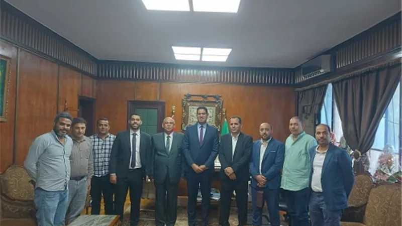 بحث خطة بدء إنشاء محطة معالجة الصرف الصناعي بجمصة