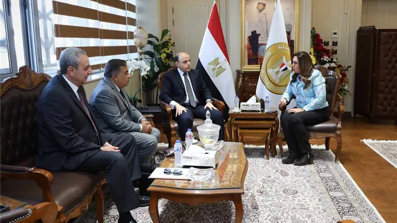 وزيرة التنمية المحلية تتابع مع 3 محافظين تنفيذ مشروع مصرف كيتشنر