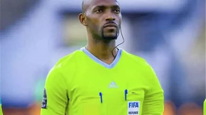 الجابوني تانجوي حكمًا لمباراة الهلال الليبيى والمصري