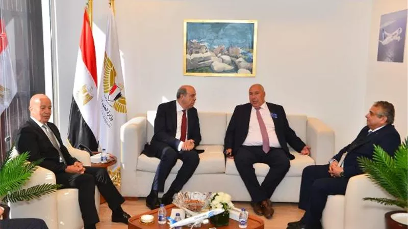 الحفنى يبحث مع وفد إيرباص تعزيز أوجه التعاون ودعم الشراكات