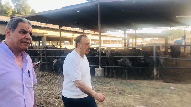 محافظ أسيوط يتفقدتطوير محطتي بني مر وأبنوب للثروة الحيوانية
