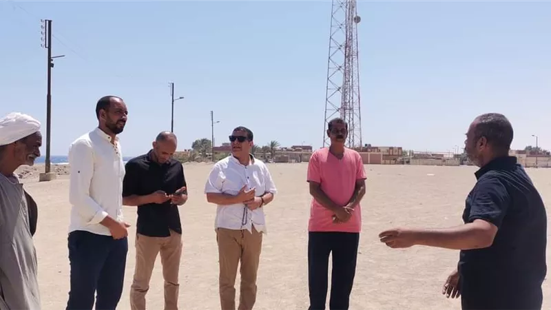 وكيل وزارة الشباب والرياضة يتفقد مركز قرية الحمراوين بالقصير