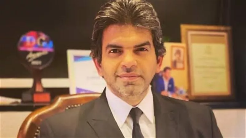 أحمد الطاهري يُشيد بتكريم «دير جيست» لـ القاهرة الإخبارية