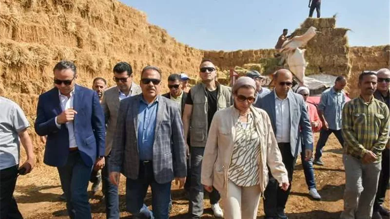 وزيرة البيئة ومحافظ الشرقية يُتابعان لجنة فحص عوادم مركبات
