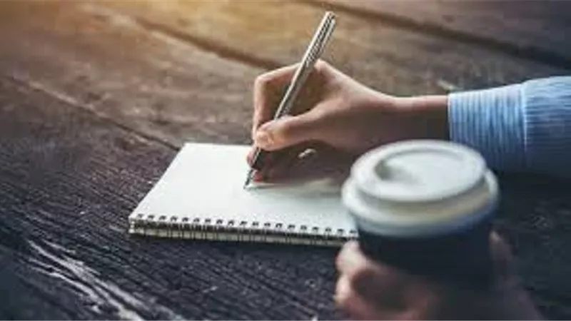 أبرزها تحسين العلاقات .. تعرف على فوائد كتابة اليوميات كل صباح