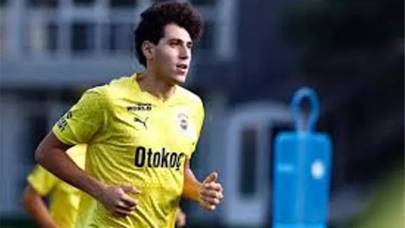 بيرشوت البلجيكي يتعاقد مع مدافع المنتخب الأولمبي