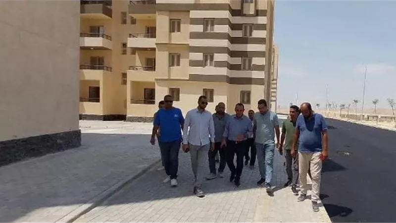 قيادات جهاز ١٥مايو تتفقد أهم المشروعات السكنية والخدمية بالمدينة.. صور