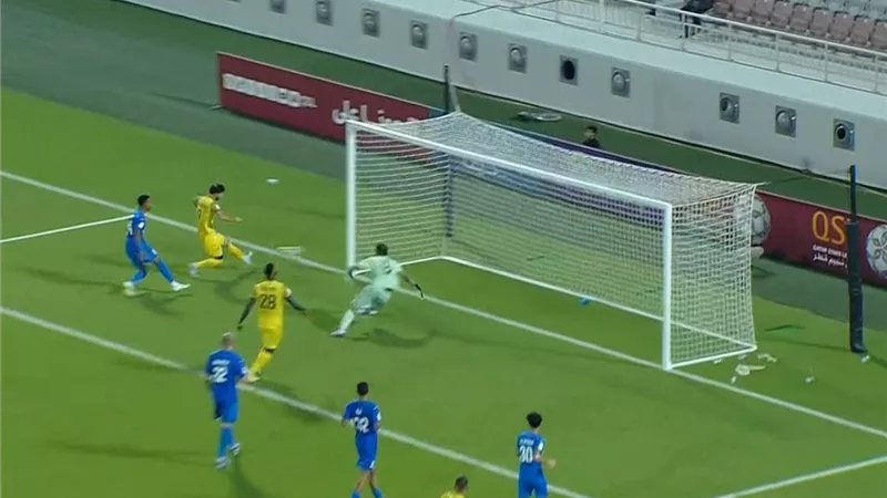 قاضية عبد القادر تقود نادي قطر لتعادل مثير مع الشحانية بالكأس