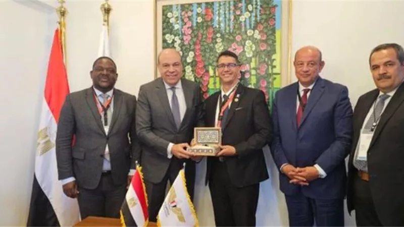 وزير الطيران المدني يجتمع برئيس المجلس الدولي للمطارات ACI لإقليم إفريقيا