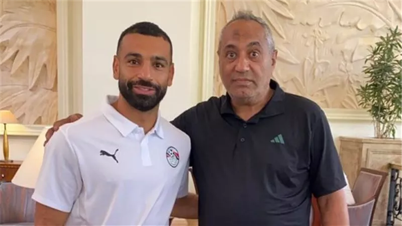 مش مصدق نفسي .. شاهد مكتشف محمد صلاح يكشف ما دار في لقائهما أمس