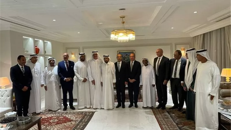 وزير الخارجية يعقد اجتماعاً مع مستثمرين إماراتيين ويؤكد على الأهمية الكبيرة للارتقاء بالعلاقات بين البلدين
