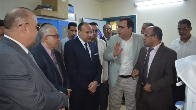 نائب رئيس جامعة الأزهر للوجه القبلي يفتتح مجمع عيادات
