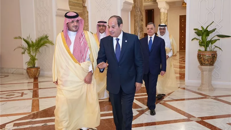 المتحدث الرئاسي ينشر صور استقبال الرئيس السيسي لوزير الداخلية السعودي