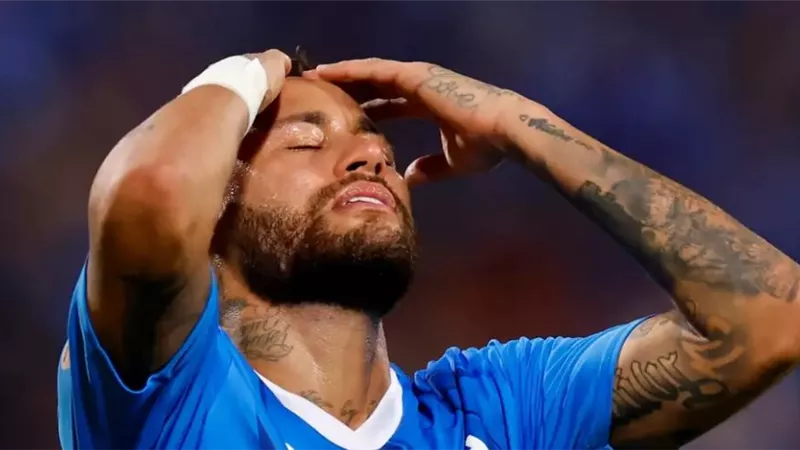 جيسوس يستبعد نيمار من قائمة الهلال