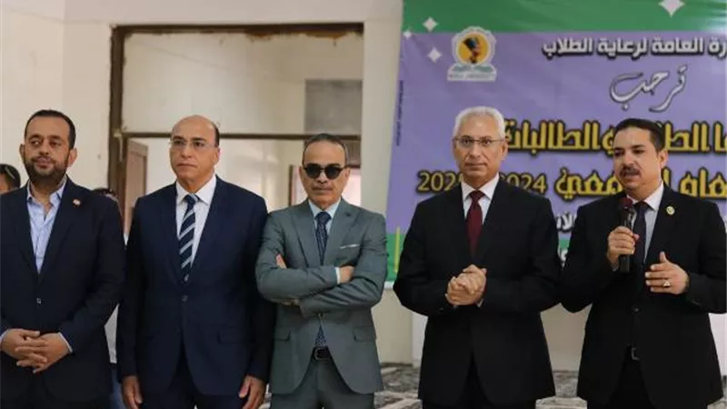 رئيس جامعة المنيا يتفقد إجراءات الكشف الطبي للطلاب الجدد