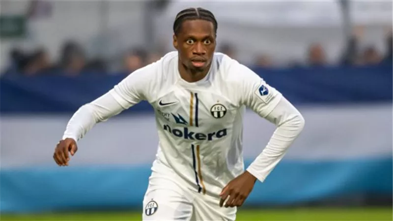 الصحف السويسرية تكشف إقتراب أوكيتا لاعب زيورخ من الأهلي