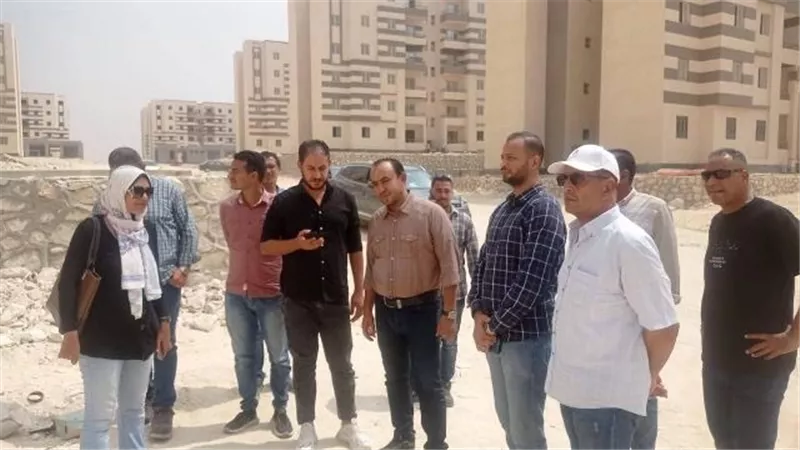 رئيس جهاز ١٥مايو يكشف عن تنفيذ أهم المشروعات السكنية بالمدينة صور