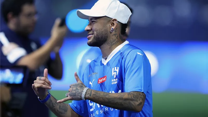 رئيس الهلال السعودى يعلق على مصير نيمار ولودي