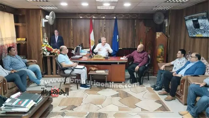 مدير تعليم دمياط يتابع إلتزام المدارس الخاصة بالقرارات المنظمة