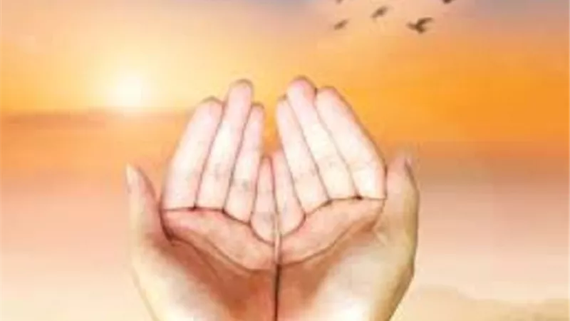 اللهم نسألك ستراً يحجب ما اقترفنا وعلماً يُزيل ماجهلنا