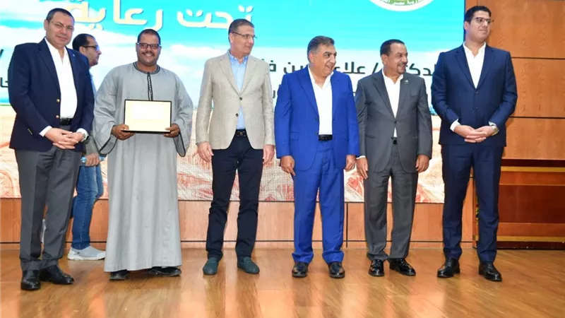 توزيع 12 عقد لمنتفعي الإصلاح الزراعي باحتفالية عيد الفلاح الـ72