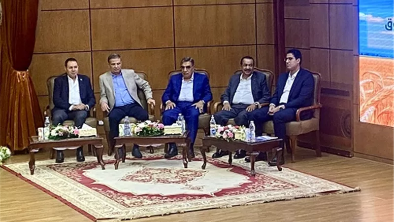 وزير الزراعة:الدولة تعمل على توفيرمستلزمات الانتاج الزراعى للفلاح