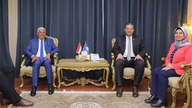 محافظ دمياط يستقبل نقيب عام الزراعيين