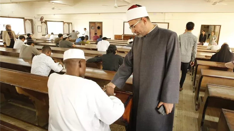 ١٥٠ طالب وافد يؤدون اختبارات العقيدة بالجامع الأزهر