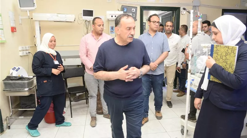 محافظ أسيوط يتفقد مستشفى أبنوب المركزي في جولة مفاجئة للاطمئنان