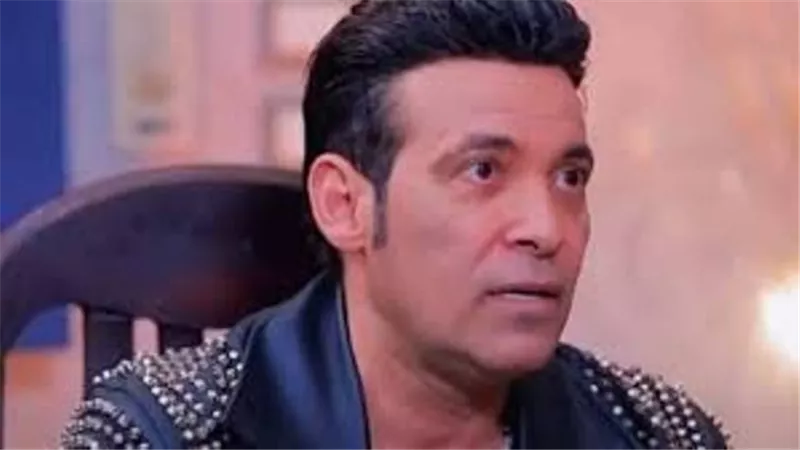 القبض على سعد الصغير فى مطار القاهرة وبحوزته مواد مخدرة
