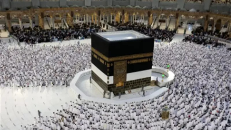 ضمانات بمبالغ كبيرة.. ضوابط جديدة لعمرة المولد النبوي