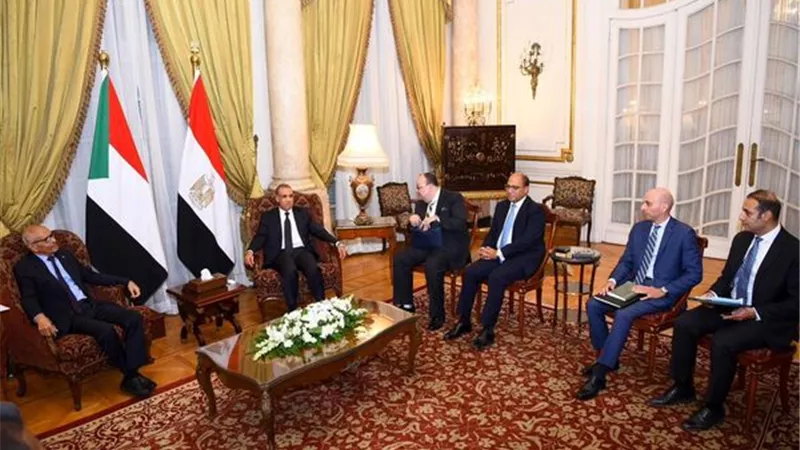 وزير الخارجية والهجرة يستقبل نظيره السوداني