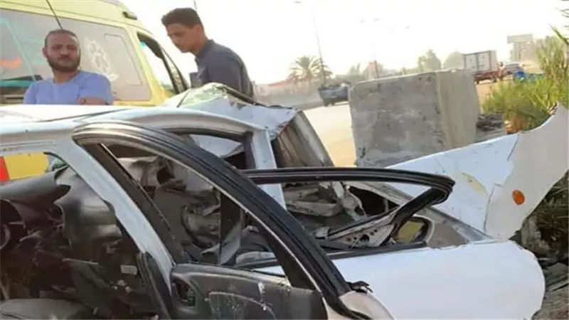 إصابة 4 من أسرة واحدة فى تصادم سيارة ملاكى بالرصيف فى قنا