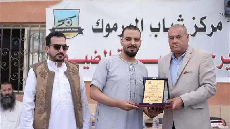 رفاعي يكرم المتفوقين بمركز شباب اليرموك بالقرية ٢٧ بالبنجر