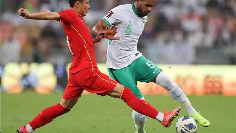 التعادل الايجابى يحسم الشوط الأول بين السعودية والصين.. فيديو