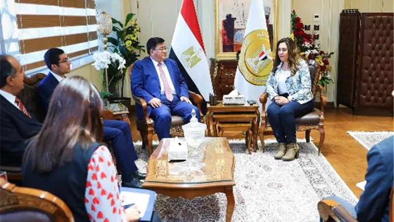 وزيرة التنمية المحلية: فتح أسواق في الصين للحرف التراثية المصرية