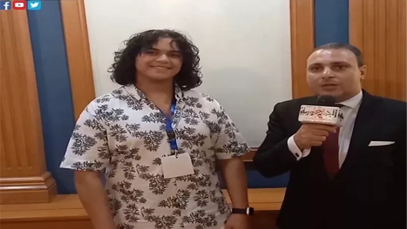 عمر الفائز بالمركز الأول: 
