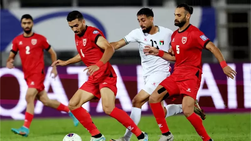 الأردن تفوز على فلسطين بثلاثية في تصفيات كأس العالم.. فيديو