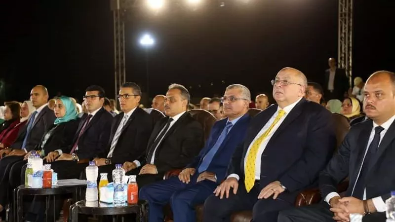 محافظ الشرقية ونائباه يشهدون إحتفالية المحافظة بعيدها القومي