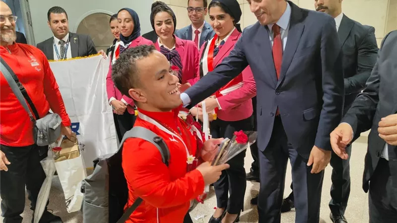 وزير الشباب يستقبل البعثة المصرية بعد إنجازات بارالمبياد باريس 2024