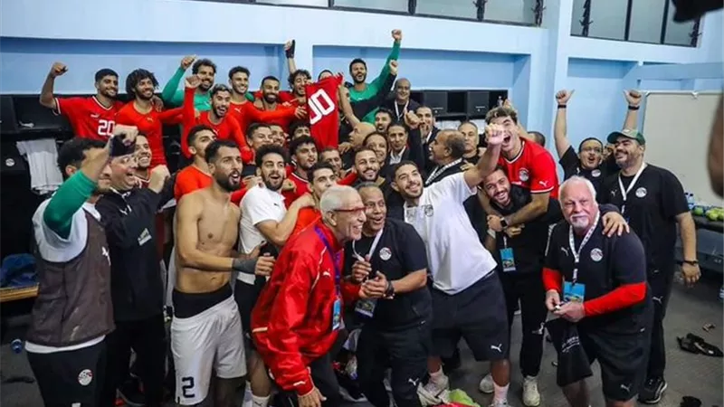 شاهد محمد صلاح عند مغادرته ملعب مباراة مصر وبوتسوانا .. فيديو