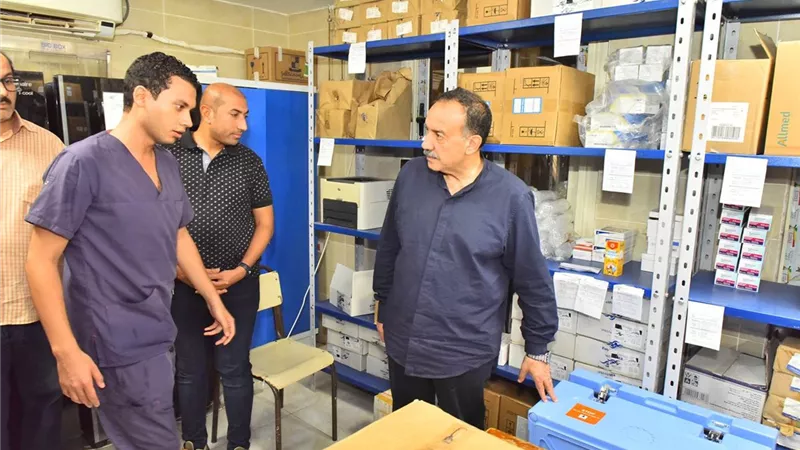 محافظ أسيوط يتفقد مستشفى حميات الشامية بساحل سليم لمتابعة انتظام العمل