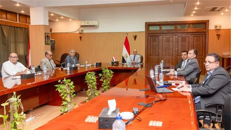 سويلم يتابع موقف مشروع تأهيل وإحلال المنشآت المائية