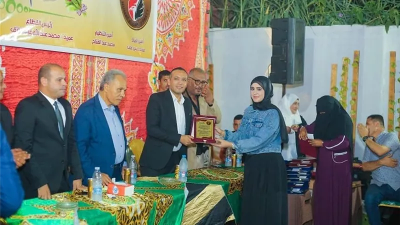 حماة الوطن بالاسماعيلية يكرم أوائل الشهادات العامه بالتل الكبير