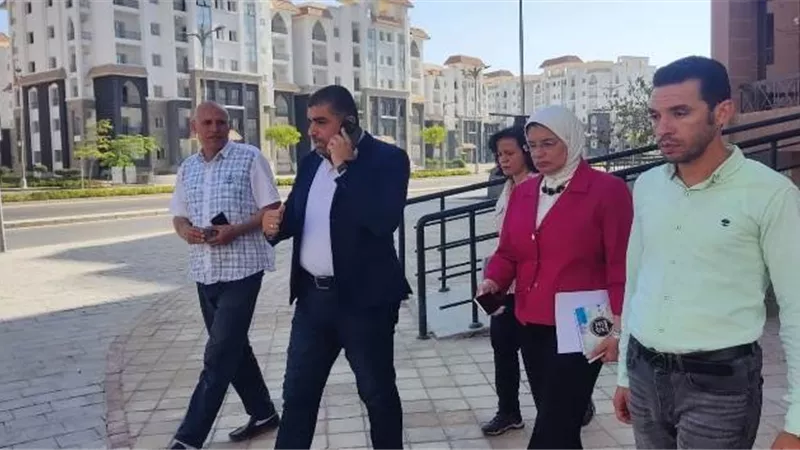 رئيس العاصمة الإدارية يكشر عن أنيابه للشركات العاملة بالأحياء صور