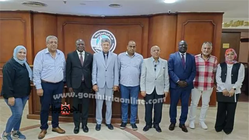 الغرفة التجارية بدمياط تبحث فتح أسواق جديدة للأثاث بكينيا