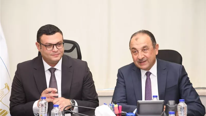 وزيرا قطاع الأعمال والإسكان يبحثان مستجدات ملفات التعاون المشترك