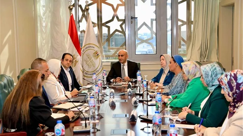 محمد عبداللطيف وحياة كريمة يناقشان ظاهرة تسرب الأطفال من التعليم