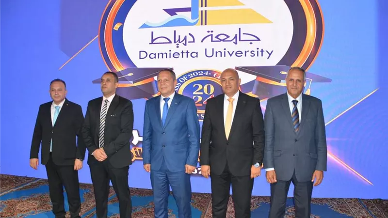 رئيس جهاز المدينة يشارك فى حفل تخرج طلاب جامعة دمياط